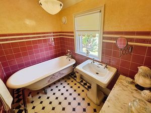Bathroom- click for photo gallery